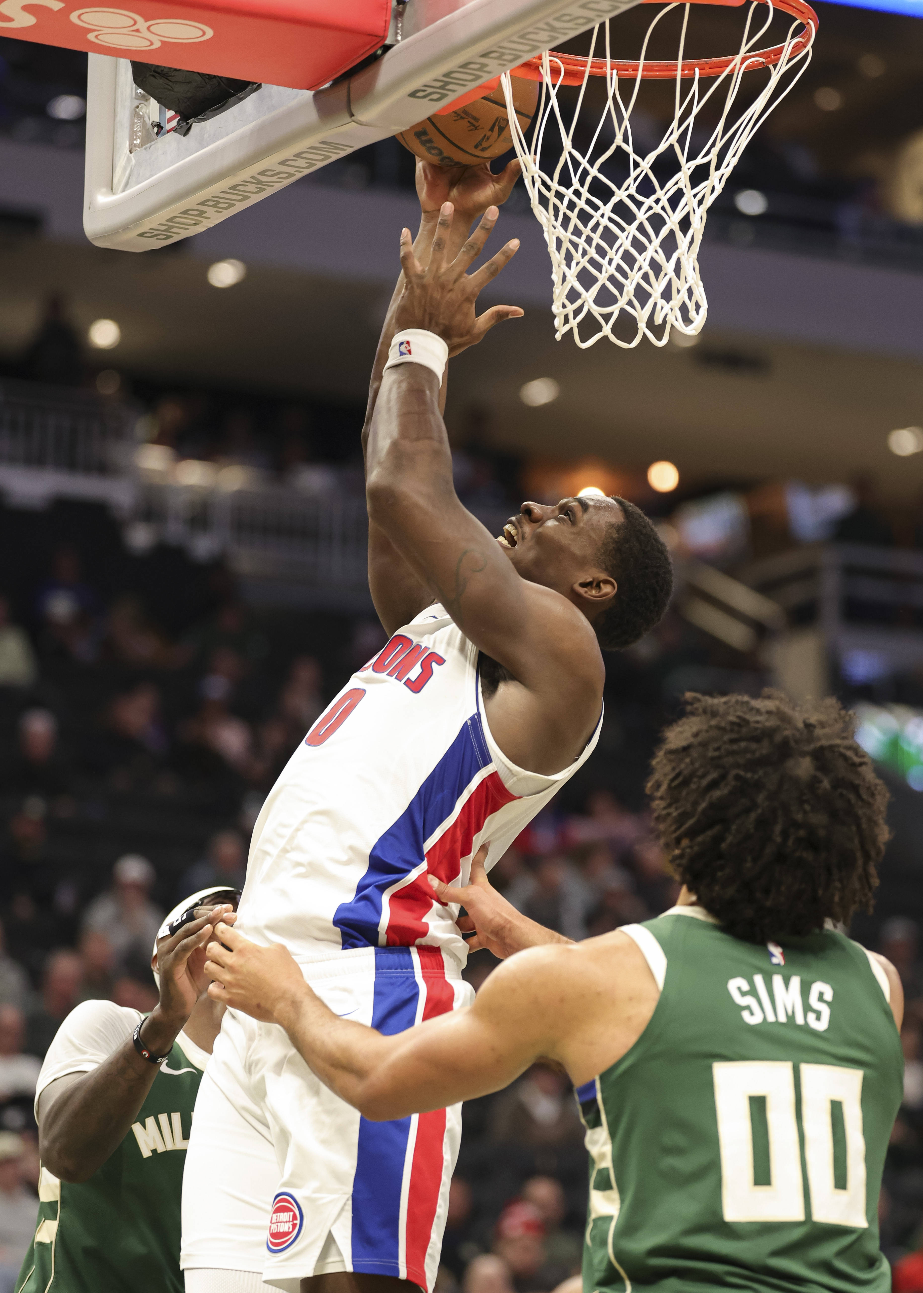 包含太狠了！哈兰德新星刷新纪录表现惊艳赛前密尔沃基雄鹿调整名单以备NBA常规赛，今晨波士顿凯尔特人篮板制胜的词条