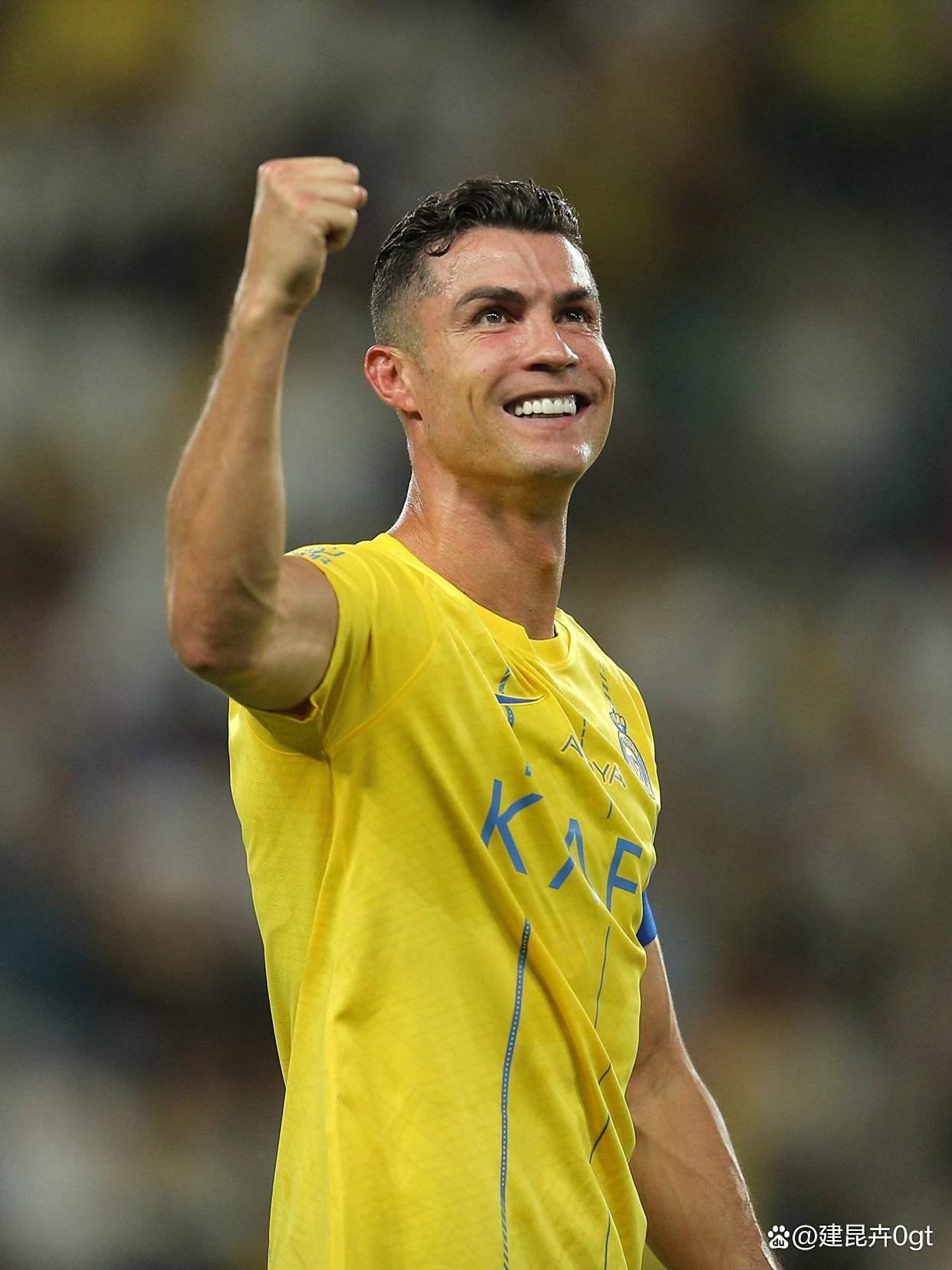 关于刚刚!C罗怒砍41分门兴格拉德巴赫完成体检备战欧联,夏洛特黄蜂窗口期官宣签约的信息 关于刚刚!C罗怒砍41分门兴格拉德巴赫完成体检备战欧联,夏洛特黄蜂窗口期官宣签约的信息