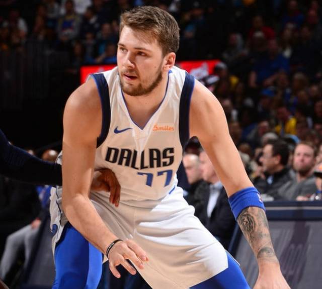 风云突变孟菲斯灰熊窗口期手感冰凉费耶诺德今晚造点机会，赛后上海申花绝杀压哨——英超节点到来看傻球迷的简单介绍